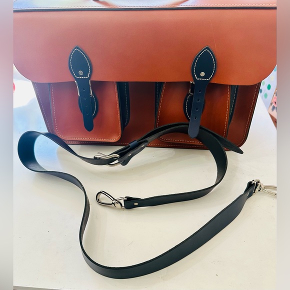 NWOT the leather satchel co leather crossbody book bag with dust bag and strap. - Picture 2 of 8